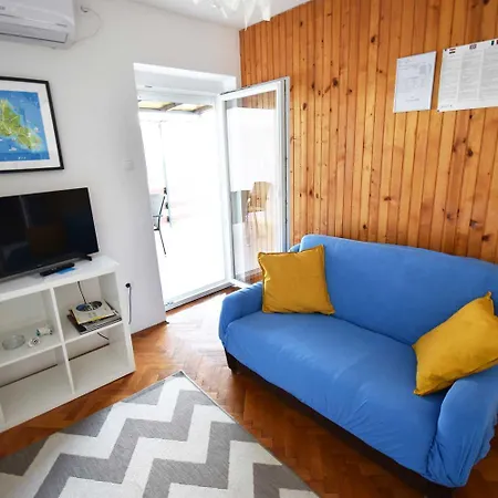 Stefani By El-pi Tours *