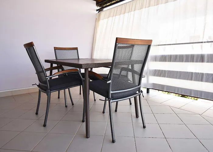 Stefani By El-pi Tours *