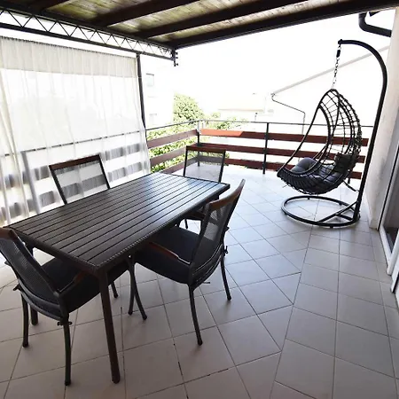 Stefani By El-pi Tours *